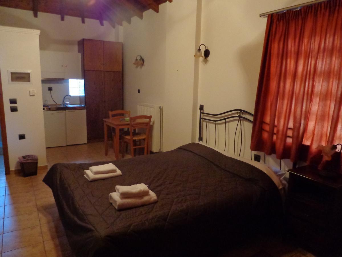 Alonaki Guesthouse Platanos  ภายนอก รูปภาพ