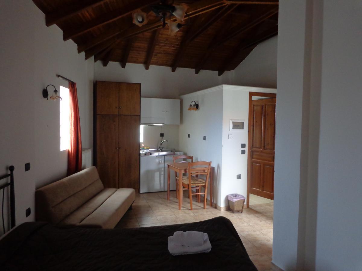 Alonaki Guesthouse Platanos  ภายนอก รูปภาพ